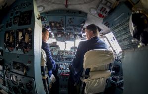 Петро Порошенко в літаку Ан-26КПА