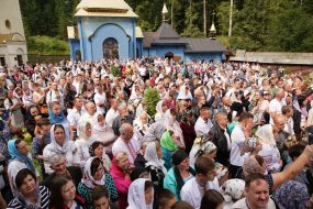 Believers during the patriarchal pilgrimage