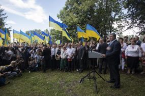 Petro Poroshenko at the opening of the Memorial