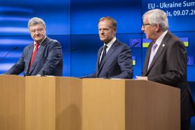 Petro Poroshenko, Donald Tusk and Jean-Claude Juncker