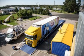 Weighing of heavy transport