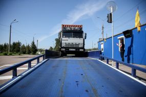 Weighing of heavy transport