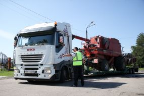 Weighing of heavy transport
