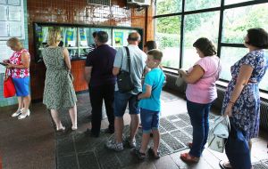 Очередь в кассу на станции "Крещатик"