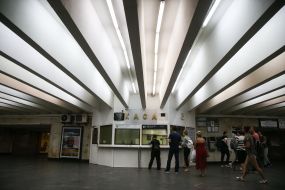 Очердь в кассу на станции метро "Майдан Незалежнсти"