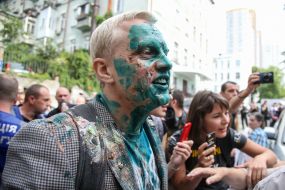 Vitaly Shabunin, bathed in greenery