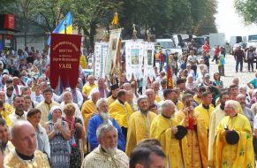 Віруючі і священнослужителі