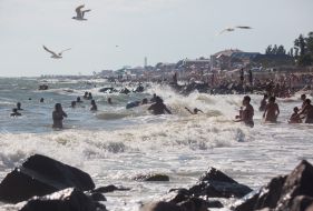 Vacationers are bathed in the sea