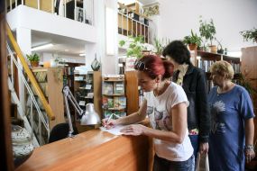 Collection of signatures for the preservation of the library in its historical premise