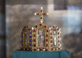 Stylized reconstruction of the crown of Vladimir the Great