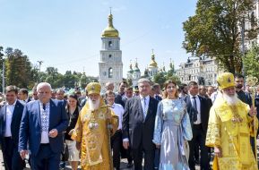 The participants of the procession