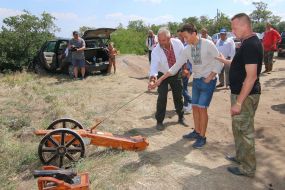 Cossacks shoot with guns
