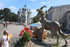 Памятник козе