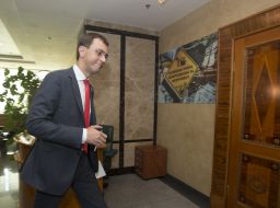 Владимир Омелян