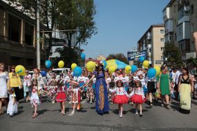 Participants in the celebration of Independence Day