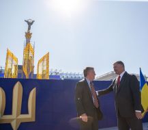John Bolton,  Petro Poroshenko