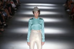 Показ коллекции одежды от дизайнера Elena Burba