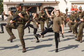 Speech of soldiers and students