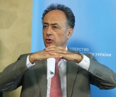 Hug Mingarelli