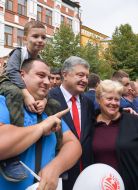 Petro Poroshenko is photographed with people