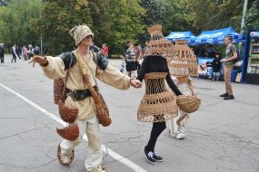 Animators in wicker costumes
