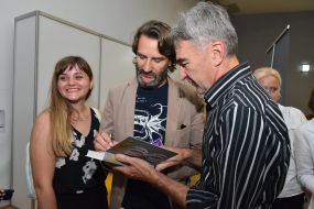 Frederic Beigbeder with readers