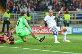 Опасный момент у ворот ФК "Шахтер"