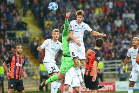 Опасный момент у ворот ФК "Шахтер"