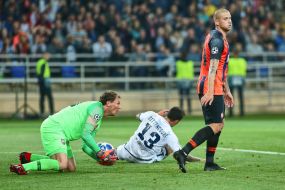 Опасный момент у ворот ФК "Шахтер"