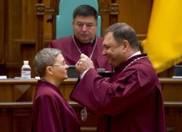 Irina Zavgorodnyaya receives a judge's breastplate