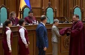 Irina Zavgorodnya gets a mantle