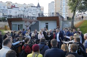 Vitali Klitschko answers questions of journalists