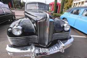 Retro car of the ZIC 