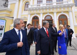 Yuriy Yanko,Julia Svitlychna and Petro Poroshenko