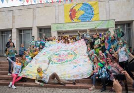 Marina Poroshenko and participants of the festival