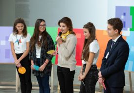 Marina Poroshenko and schoolchildren