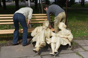 Monument to parents in Zaporozhye