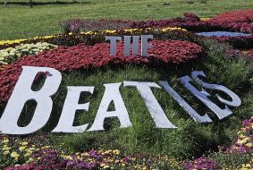 Flower arrangement in honor of the Beatles group