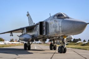 Бомбардировщик ВС ВС Украины Су-24М