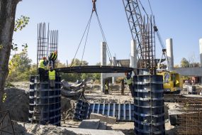 Construction of the Podolsky-Voskresensky bridge