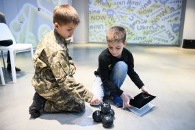 Students demonstrate their invention