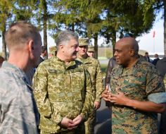 Petro Poroshenko and Vincent Stewart