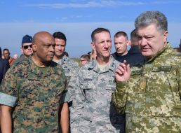 Petro Poroshenko and Vincent Stewart