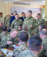 Petro Poroshenko and Stepan Poltorak in the dining room