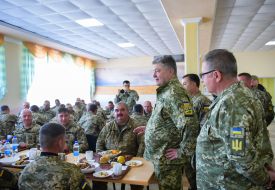 Petro Poroshenko and Stepan Poltorak in the dining room