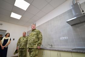 Petro Poroshenko in a hostel for the military