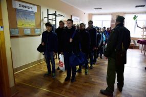 Призывники прибыли в военную часть