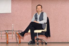 Svyatoslav Vakarchuk