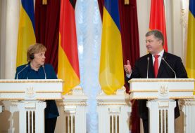 Petro Poroshenko and Angela Merkel