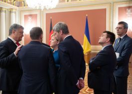 Vladimir Omelyan, Pavel Klimkin Petro Poroshenko and Angela Merkel